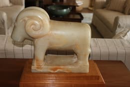 شرطة واشنطن تسلم ثلاث قطع أثرية يمنية - صورة إضافية 1